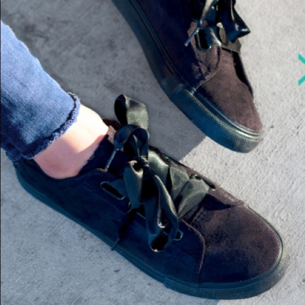 BLACK SUEDE LACE UP SNEAKERS SIZES 5-8 - Picture 2 of 7